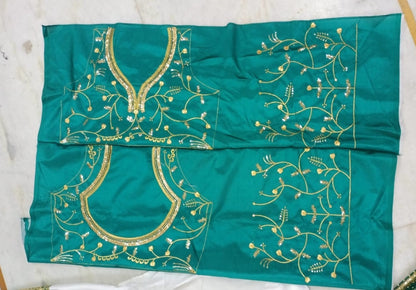 WHITE-TAPETA-SILK-GREEN-BORDER-WEDDINGLEHENGA