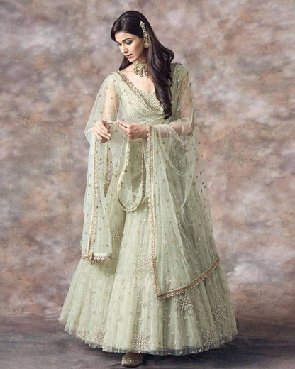 buy-reception-style- bollywood-style-green-soft-net-lehenga