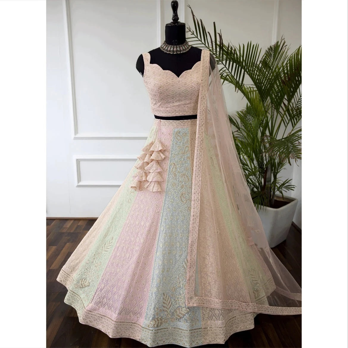Women Designer Lehengas choli