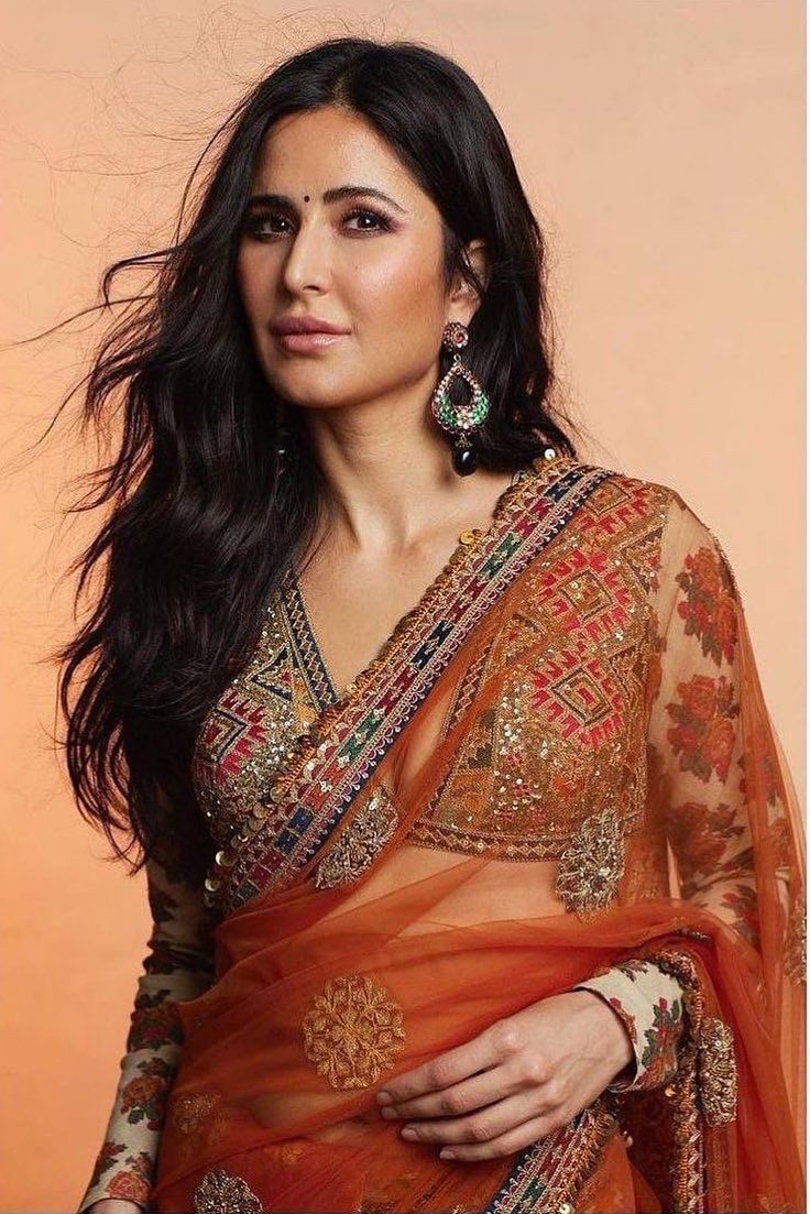 Katrina Kaif Gorgeous Photo in Red Lehenga : r/IndianActressHub